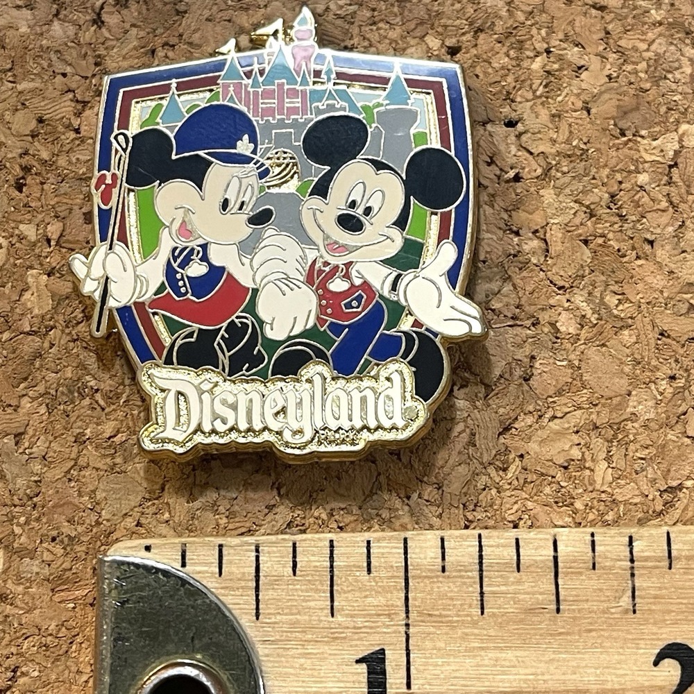Disney DLR Disneyland Resort Mickey & Minnie Cast Member Guided Tour Pin RARE - Picture 2 of 4